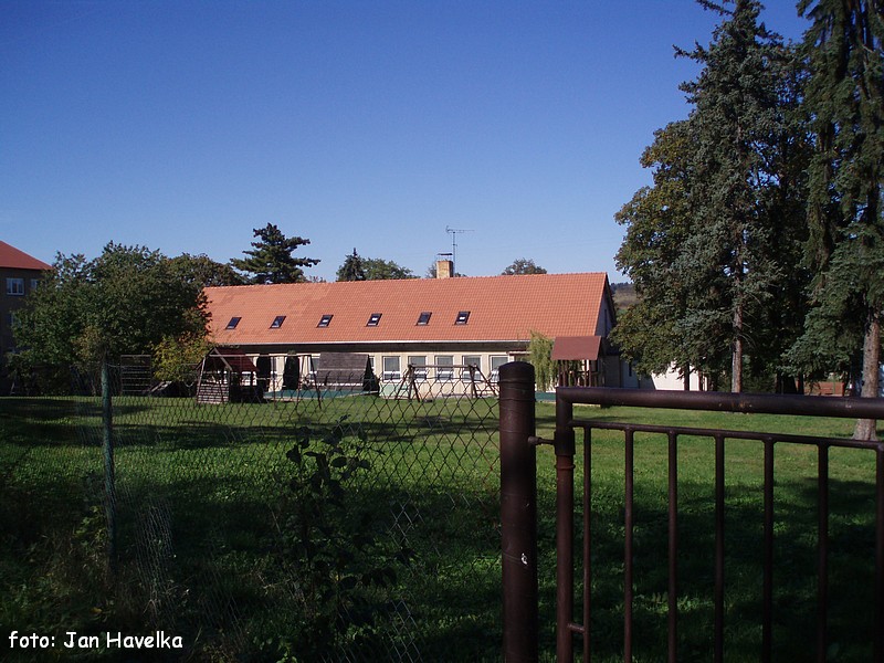 36.Pohled jižní - před půdní vestavbou, včetně oken 