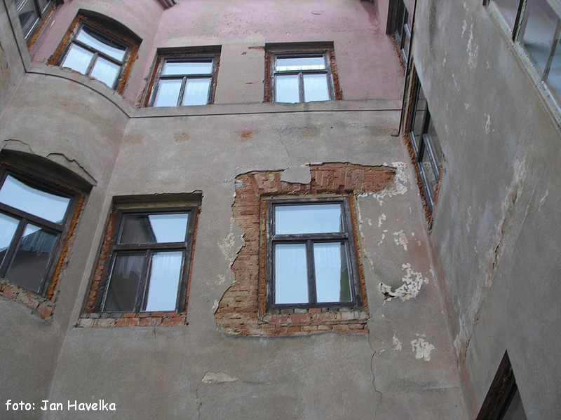 fasáda IV. (před rekonstrukcí)