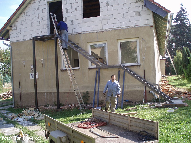 28.Stavba požárního schodiště